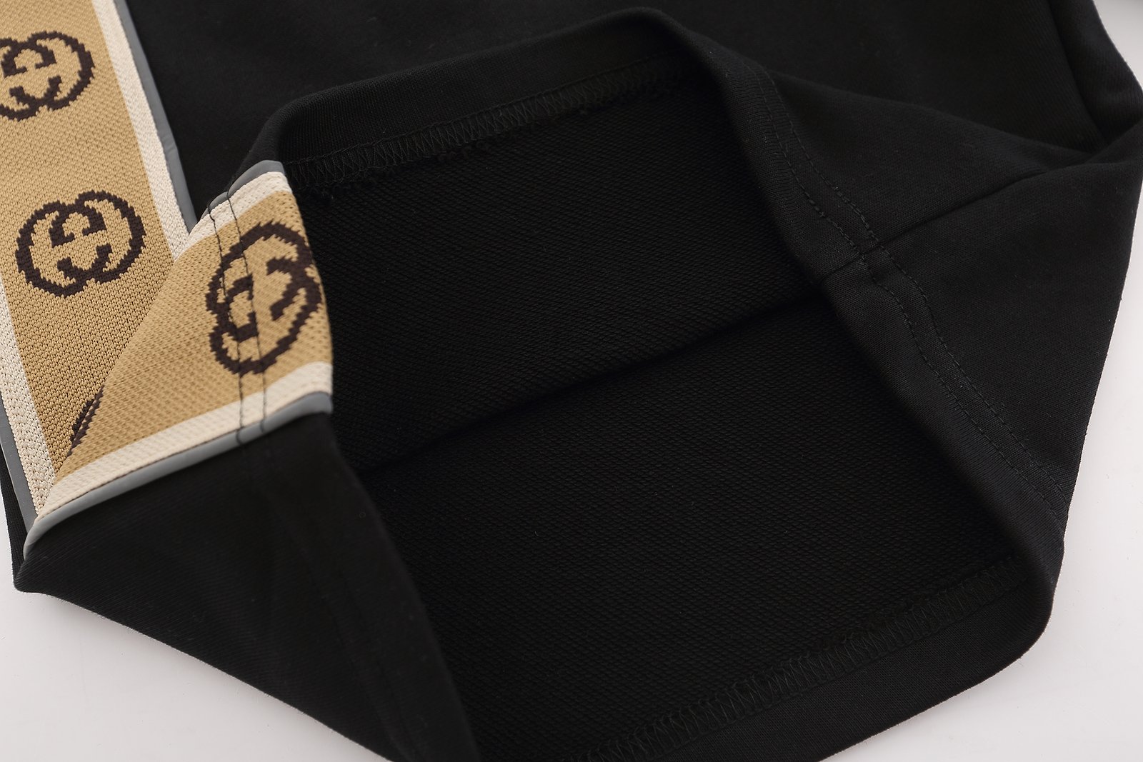 Gucci Shorts S-XL - Image 4