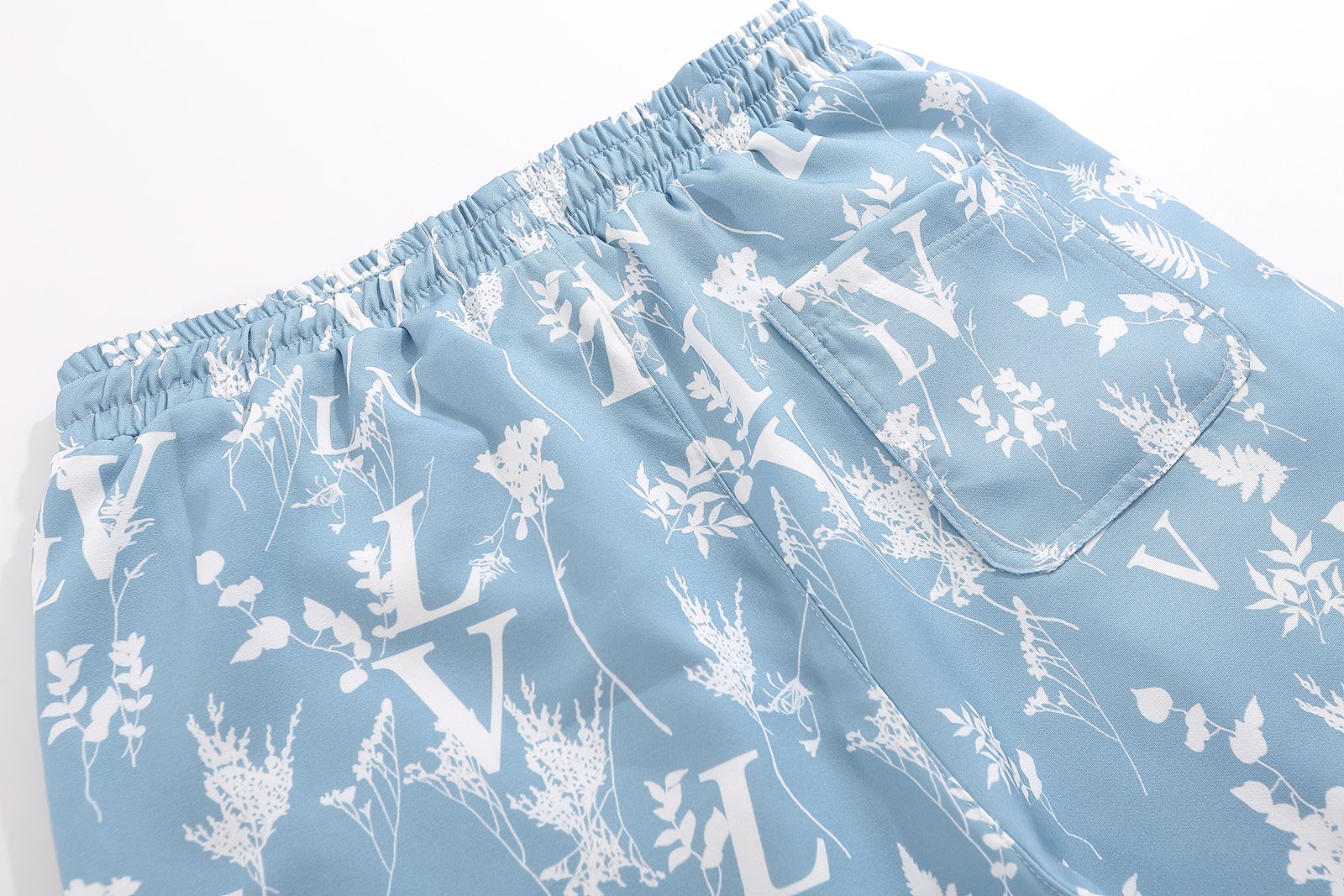 LV Shorts M-3XL - Image 9