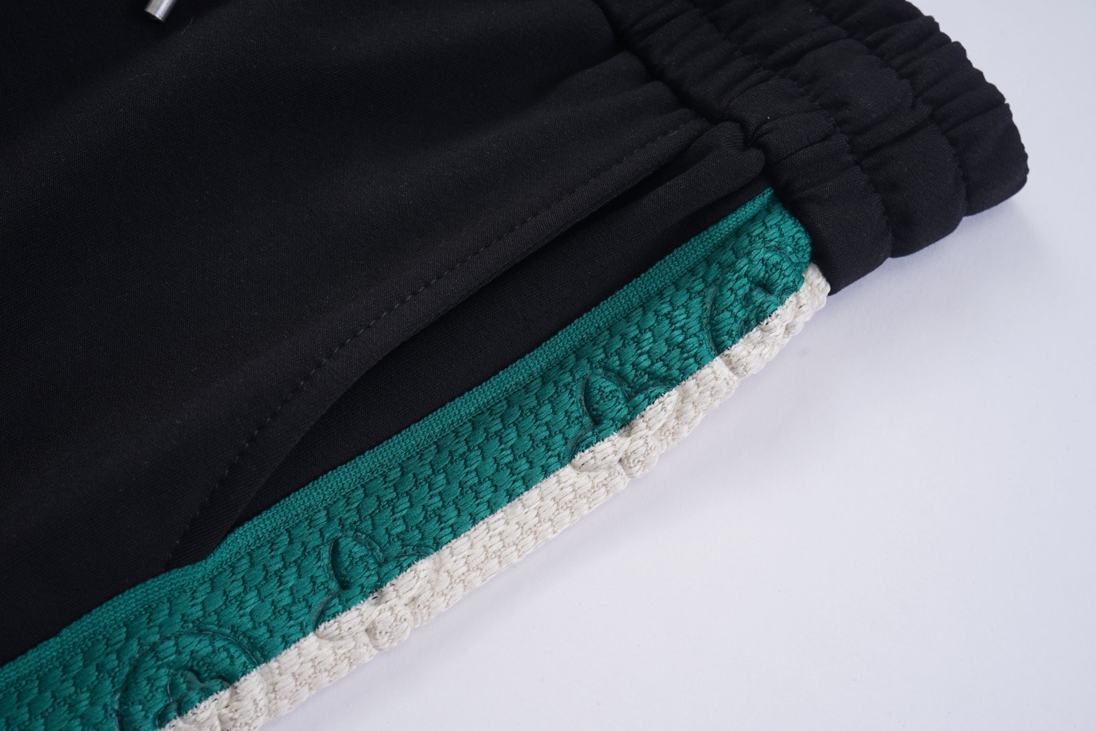 LV Shorts M-2XL - Image 6