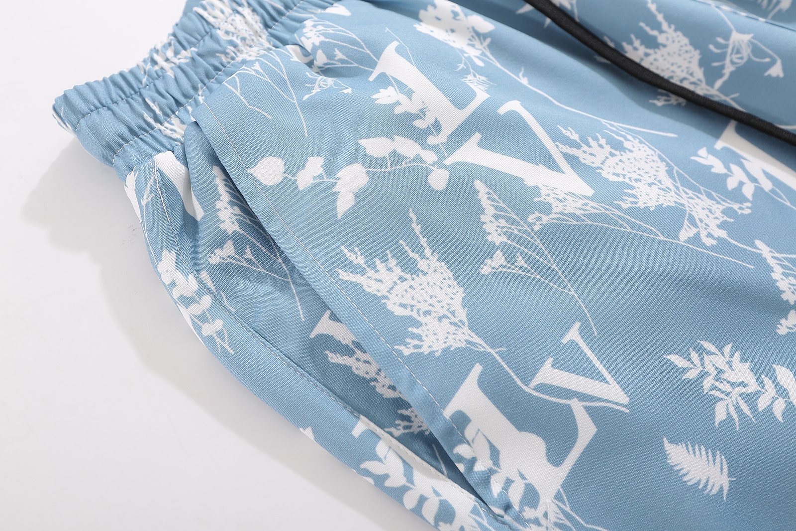 LV Shorts M-3XL - Image 5