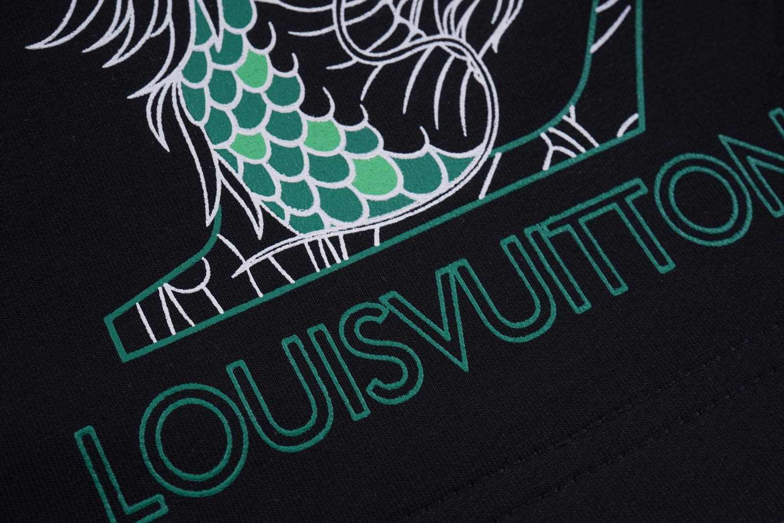 LV Shorts M-2XL - Image 8