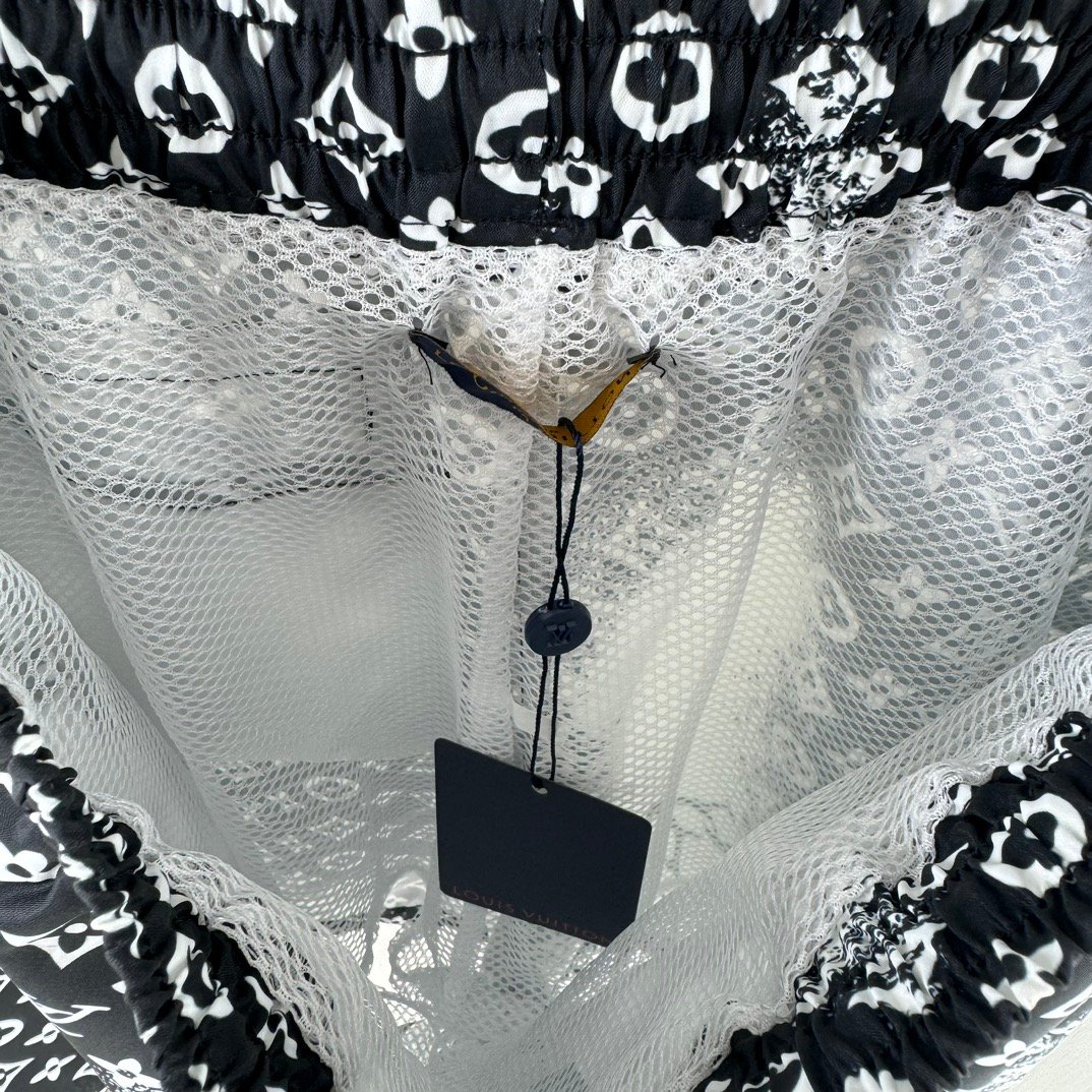 LV Shorts M-3XL - Image 6