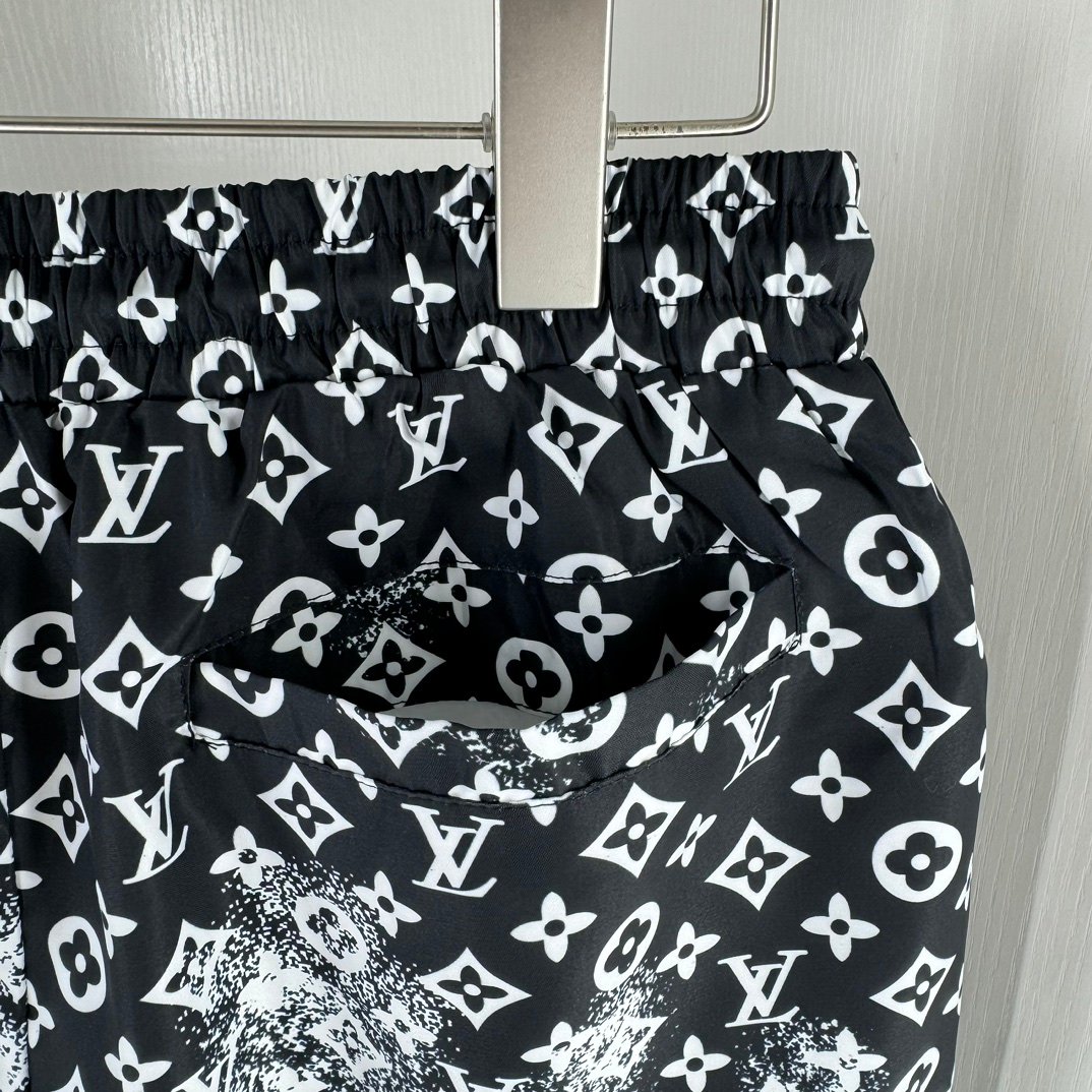 LV Shorts M-3XL - Image 8