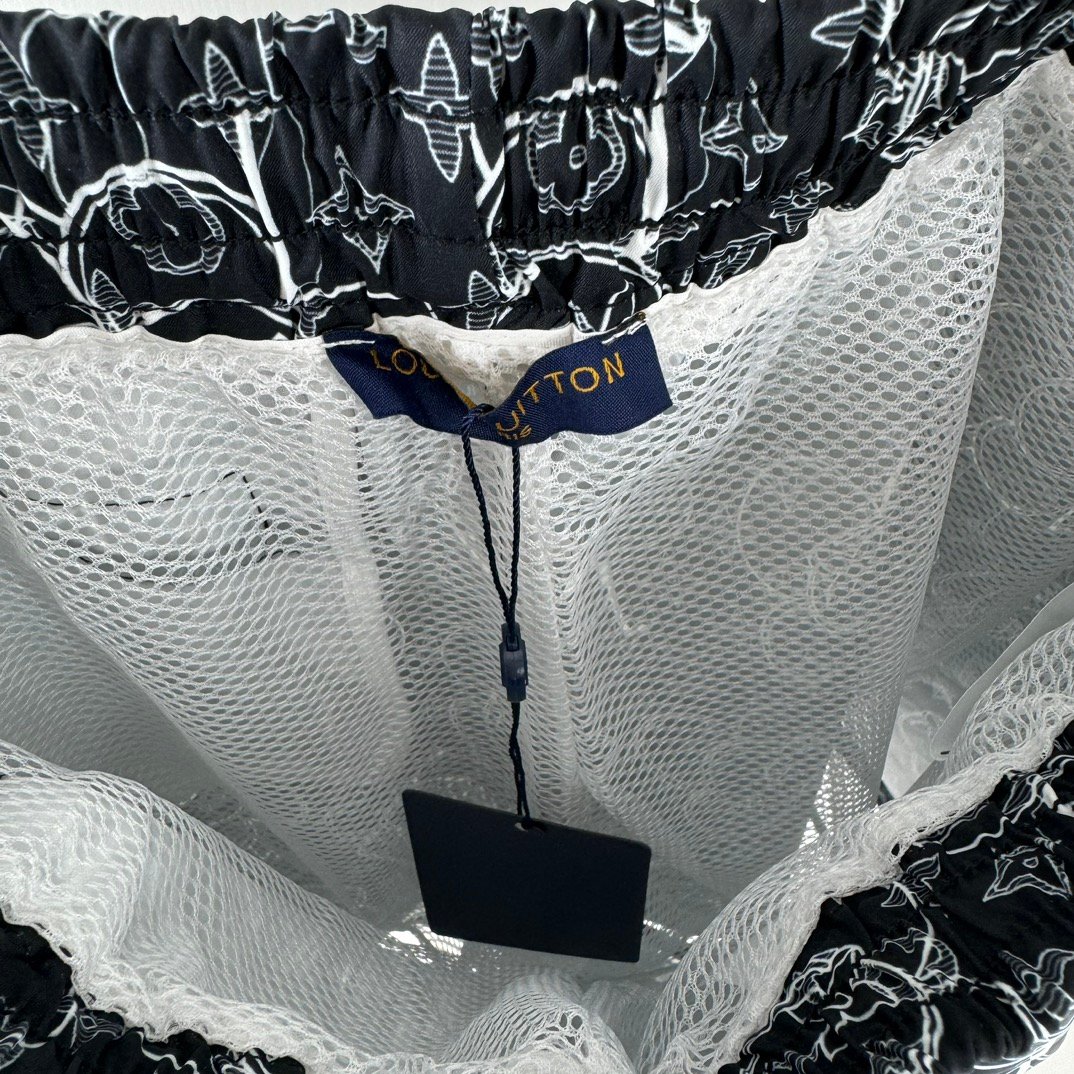 LV Shorts M-3XL - Image 10